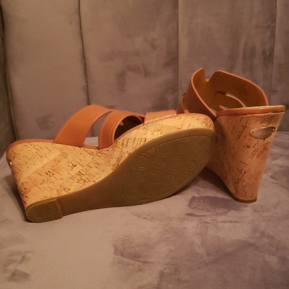 LAST CHANCE!!! Guess open toe wedge sandal - Picture 4 of 4